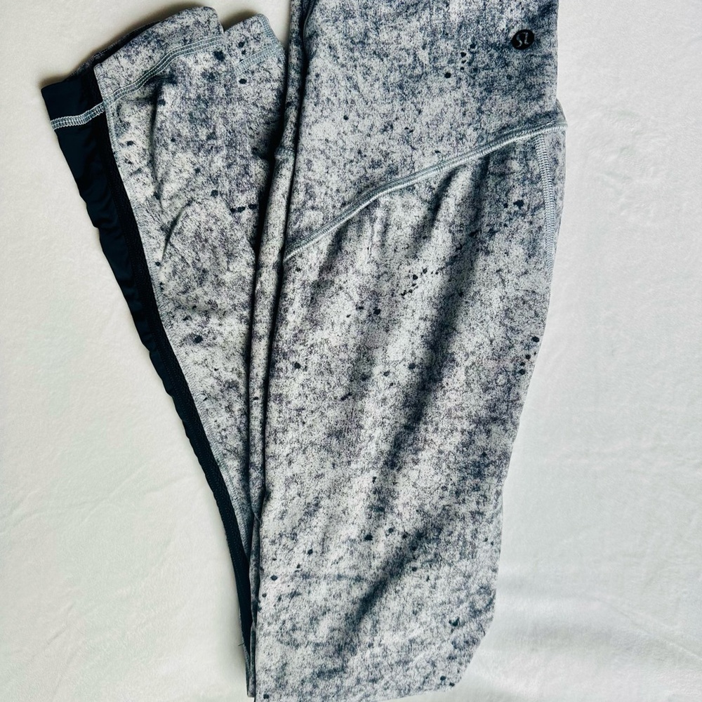 Lululemon Athletica Speckle Print Leggings Size 6